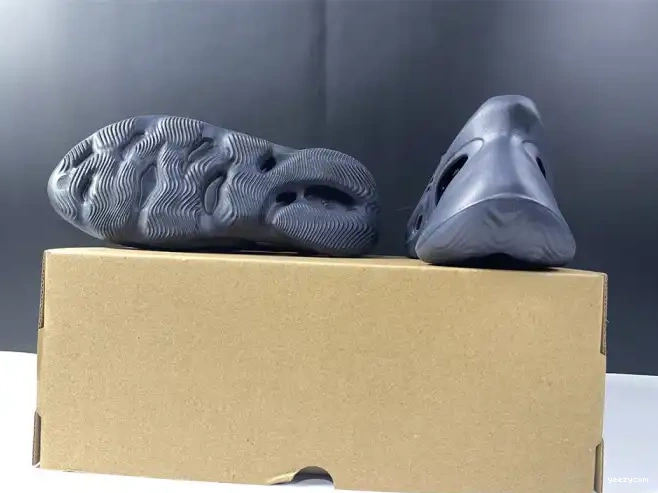 GV7903 RNNR Foam Blue Mineral Adidas Yeezy 0525